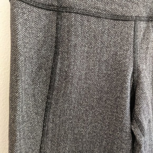 NWT Lululemon Gather and Crow Crop II Herringbone Gray and Black Pant Size 2 - Picture 5 of 7